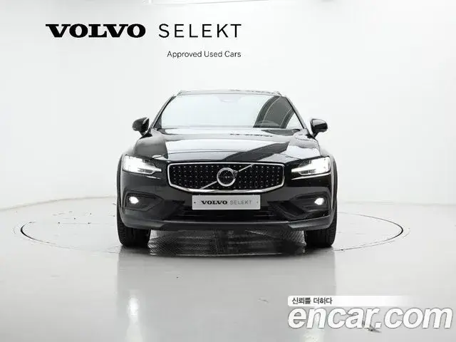 Volvo V60 2024 — фото 3