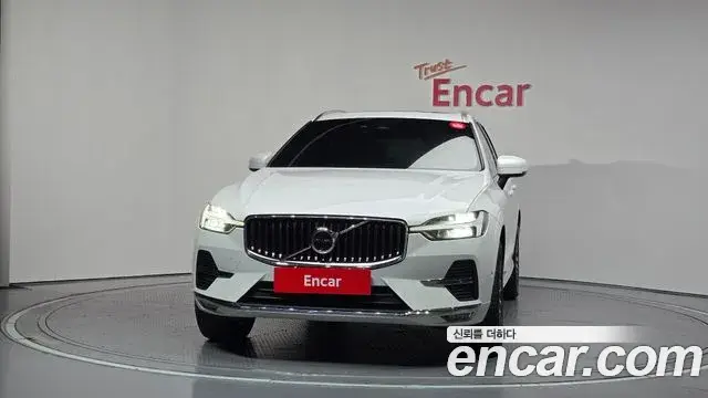 Volvo XC60 2023 — фото 3