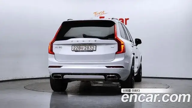Volvo XC90 2021 — фото 4