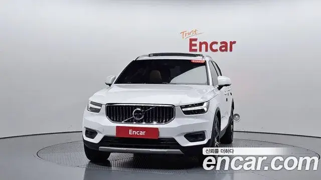 Volvo XC40 2021 — фото 3