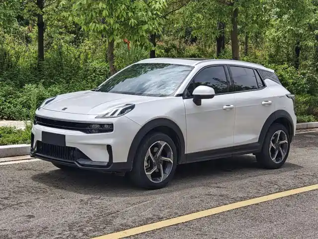 Lynk & Co 06 2023