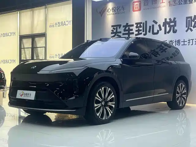 NIO ES8 2025