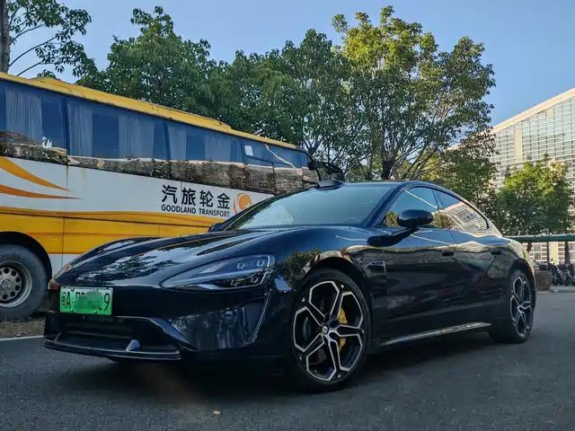Xiaomi SU7 2025