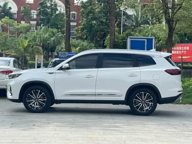 Chery Tiggo 8 2022 — фото 4