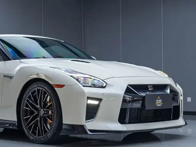 Nissan GT-R 2024 — фото 3