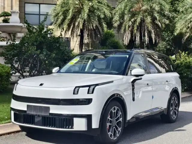 Lynk & Co 900 2026