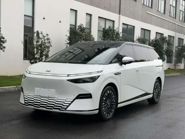 Xpeng X9 2025